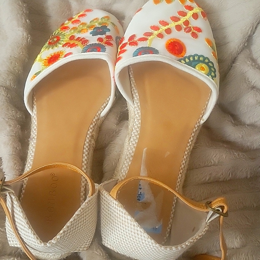 Bamboo Floral Embroidered Espadrille Sandals Ladies 8 Ankle Closure Peep…